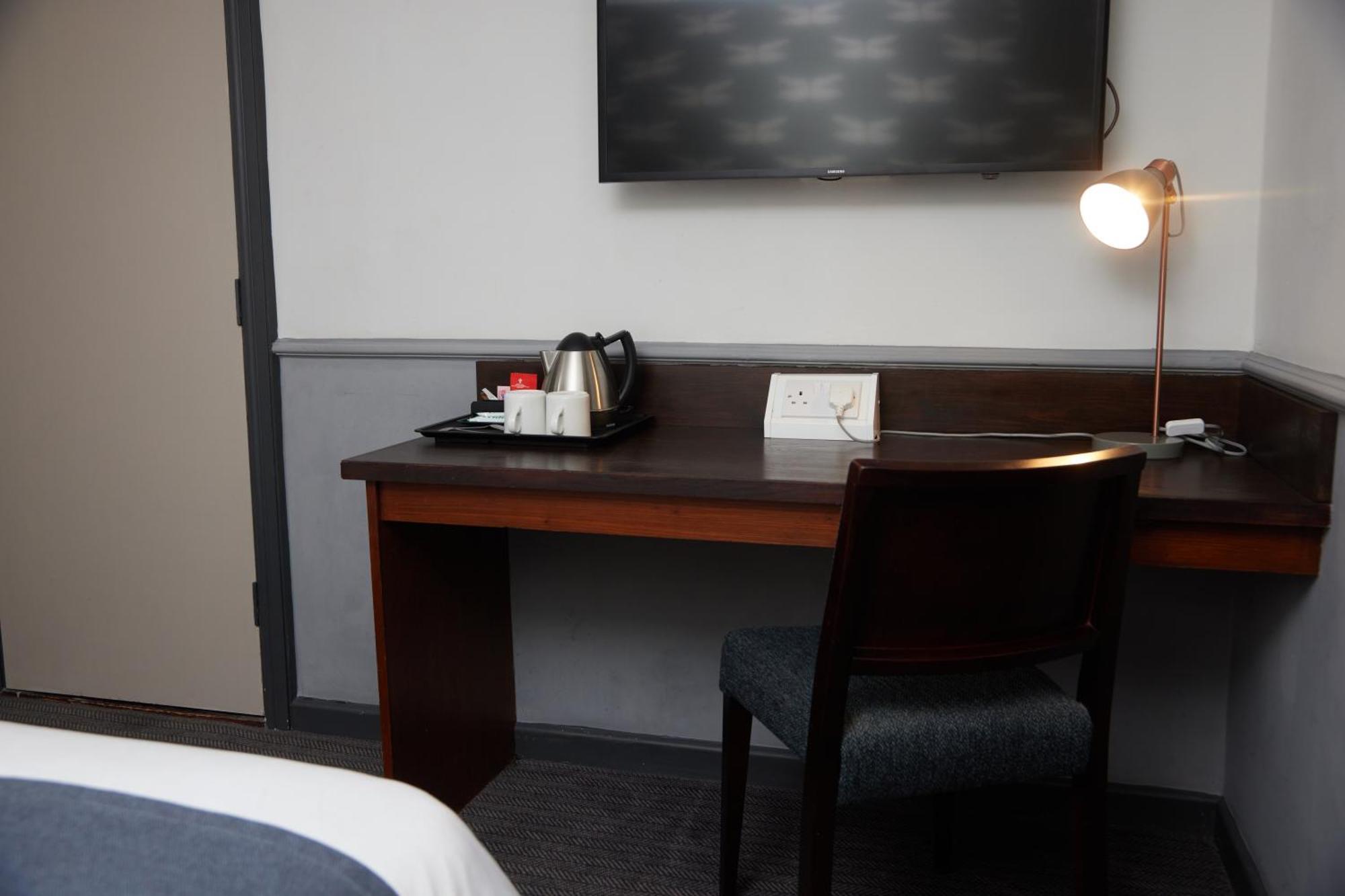 Charnwood Arms Hotell Coalville Exteriör bild